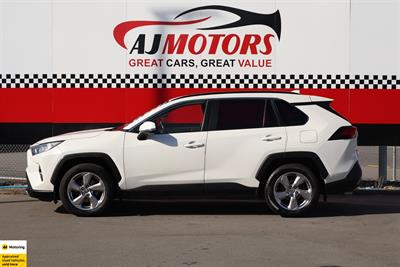 2019 Toyota RAV4 - Thumbnail