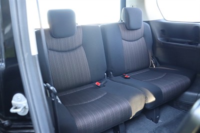 2016 Nissan Serena - Thumbnail