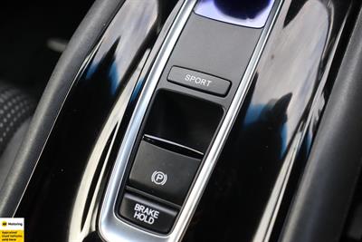 2016 Honda Vezel - Thumbnail