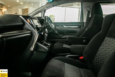 2015 Toyota Alphard - Thumbnail