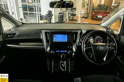 2015 Toyota Alphard - Thumbnail