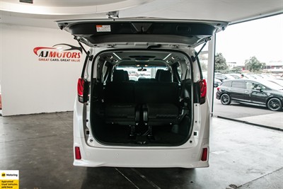 2015 Toyota Alphard - Thumbnail