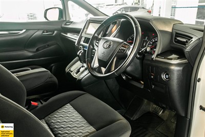 2015 Toyota Alphard - Thumbnail