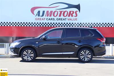 2021 Mitsubishi Outlander - Thumbnail