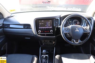 2021 Mitsubishi Outlander - Thumbnail