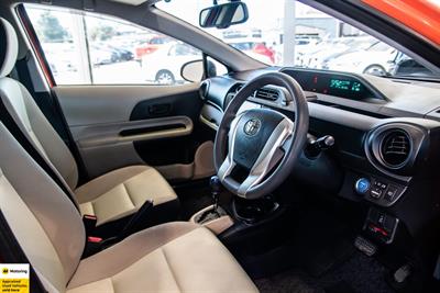 2012 Toyota Aqua - Thumbnail