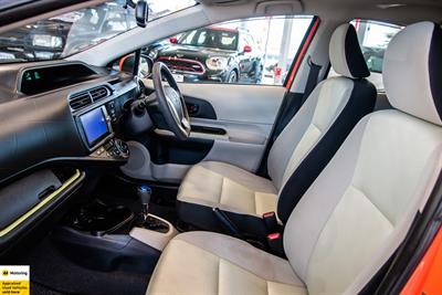 2012 Toyota Aqua - Thumbnail