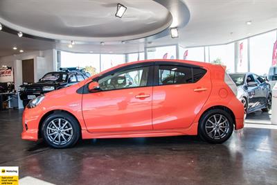 2012 Toyota Aqua - Thumbnail