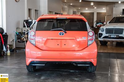 2012 Toyota Aqua - Thumbnail