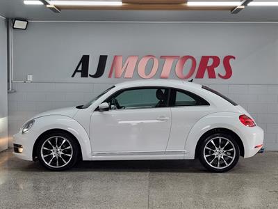 2013 Volkswagen Beetle - Thumbnail