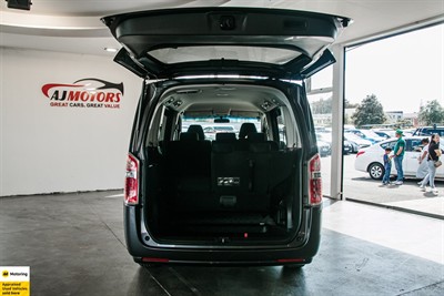 2014 Honda Step Wagon - Thumbnail