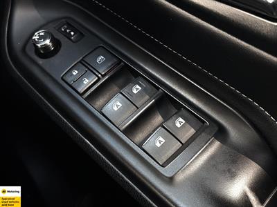 2015 Toyota Esquire - Thumbnail