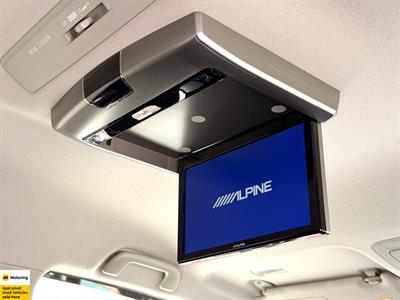 2015 Toyota Esquire - Thumbnail