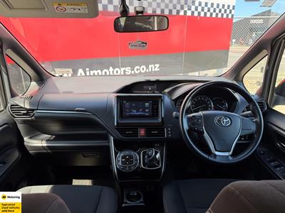 2015 Toyota Esquire - Thumbnail