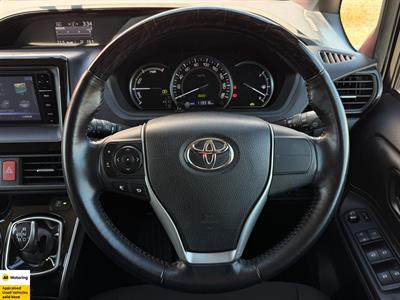 2015 Toyota Esquire - Thumbnail