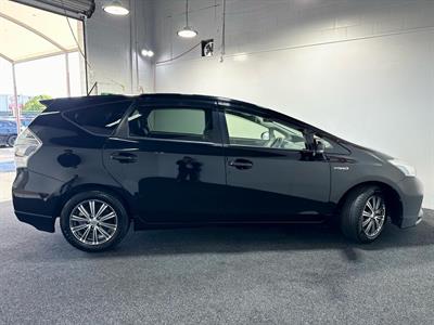 2013 Toyota Prius - Thumbnail