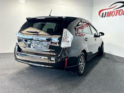 2013 Toyota Prius - Thumbnail