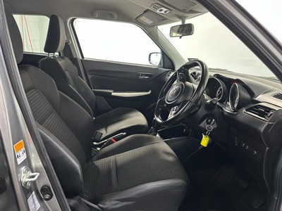 2023 Suzuki Swift - Thumbnail