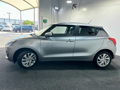 2023 Suzuki Swift - Thumbnail