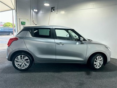 2023 Suzuki Swift - Thumbnail