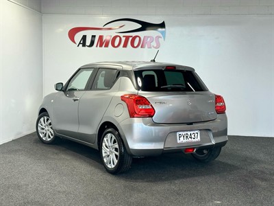 2023 Suzuki Swift - Thumbnail