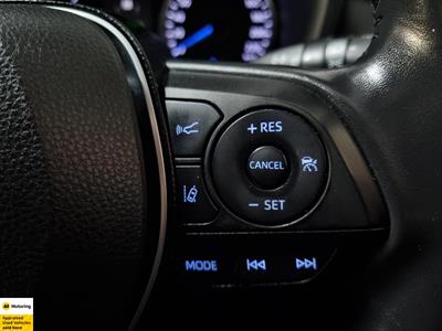 2020 Toyota RAV4 - Thumbnail