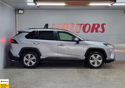 2020 Toyota RAV4 - Thumbnail