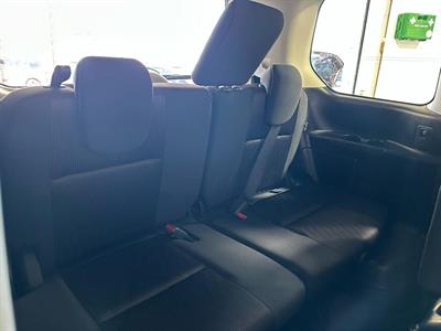 2017 Nissan Serena - Thumbnail