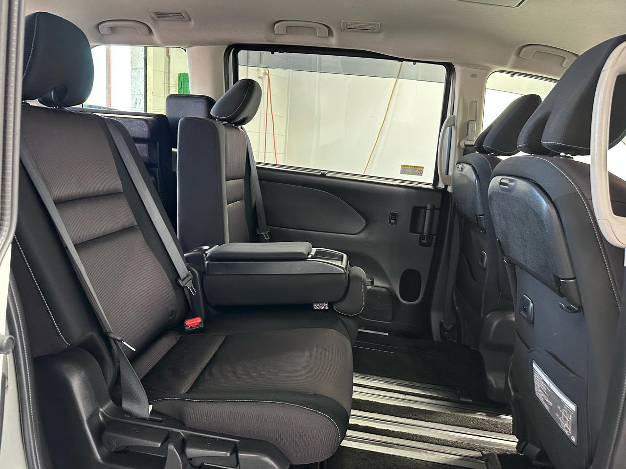 2017 Nissan Serena