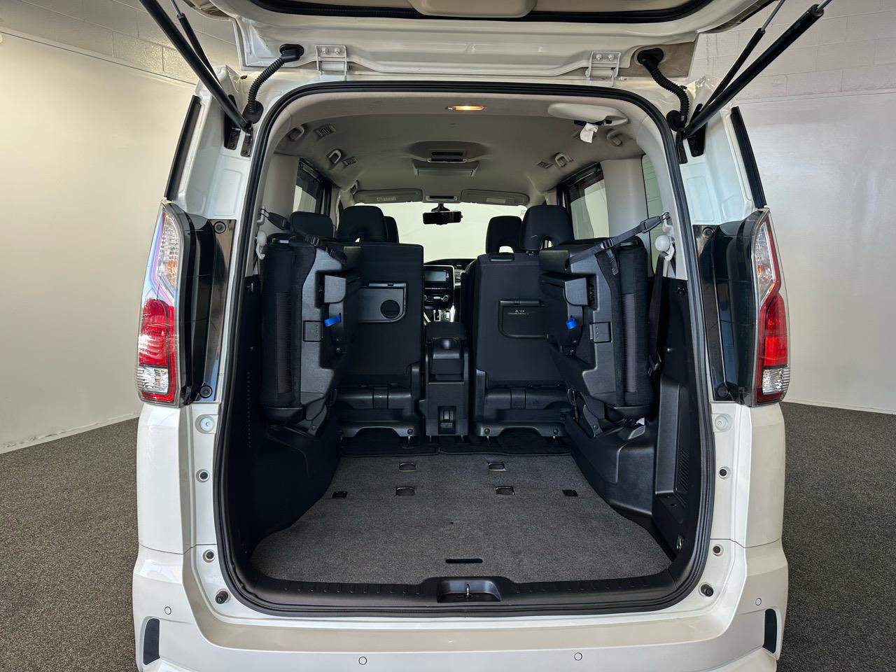 2017 Nissan Serena