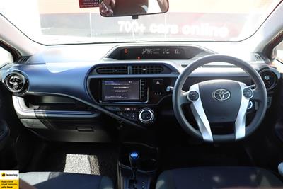 2015 Toyota Aqua - Thumbnail