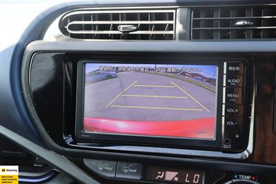 2015 Toyota Aqua - Thumbnail