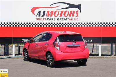 2015 Toyota Aqua - Thumbnail