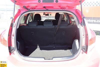 2015 Toyota Aqua - Thumbnail