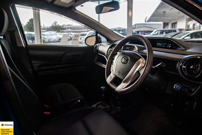 2015 Toyota Aqua - Thumbnail