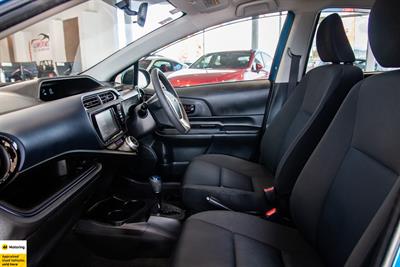 2015 Toyota Aqua - Thumbnail