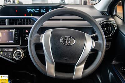 2015 Toyota Aqua - Thumbnail