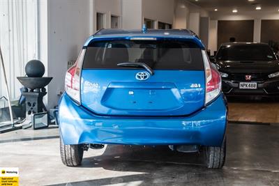 2015 Toyota Aqua - Thumbnail