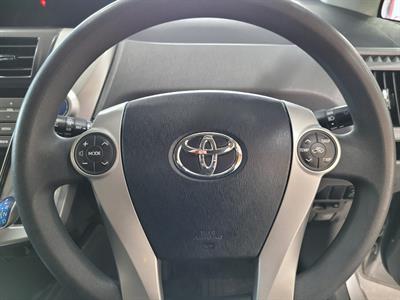 2014 Toyota Prius - Thumbnail