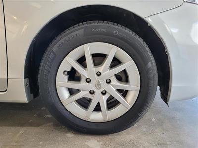 2014 Toyota Prius - Thumbnail