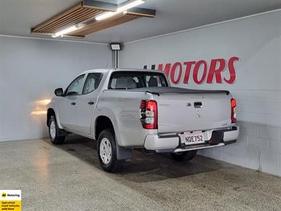 2021 Mitsubishi Triton - Thumbnail