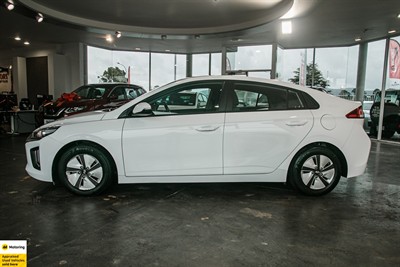 2022 Hyundai IONIQ - Thumbnail