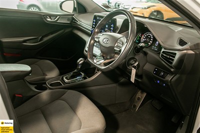 2022 Hyundai IONIQ - Thumbnail