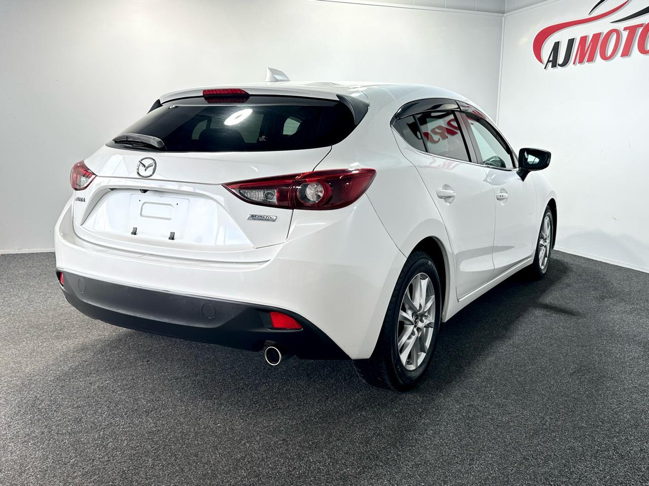 2014 Mazda Axela Sport