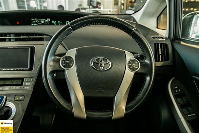2013 Toyota Prius - Thumbnail