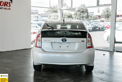 2013 Toyota Prius - Thumbnail