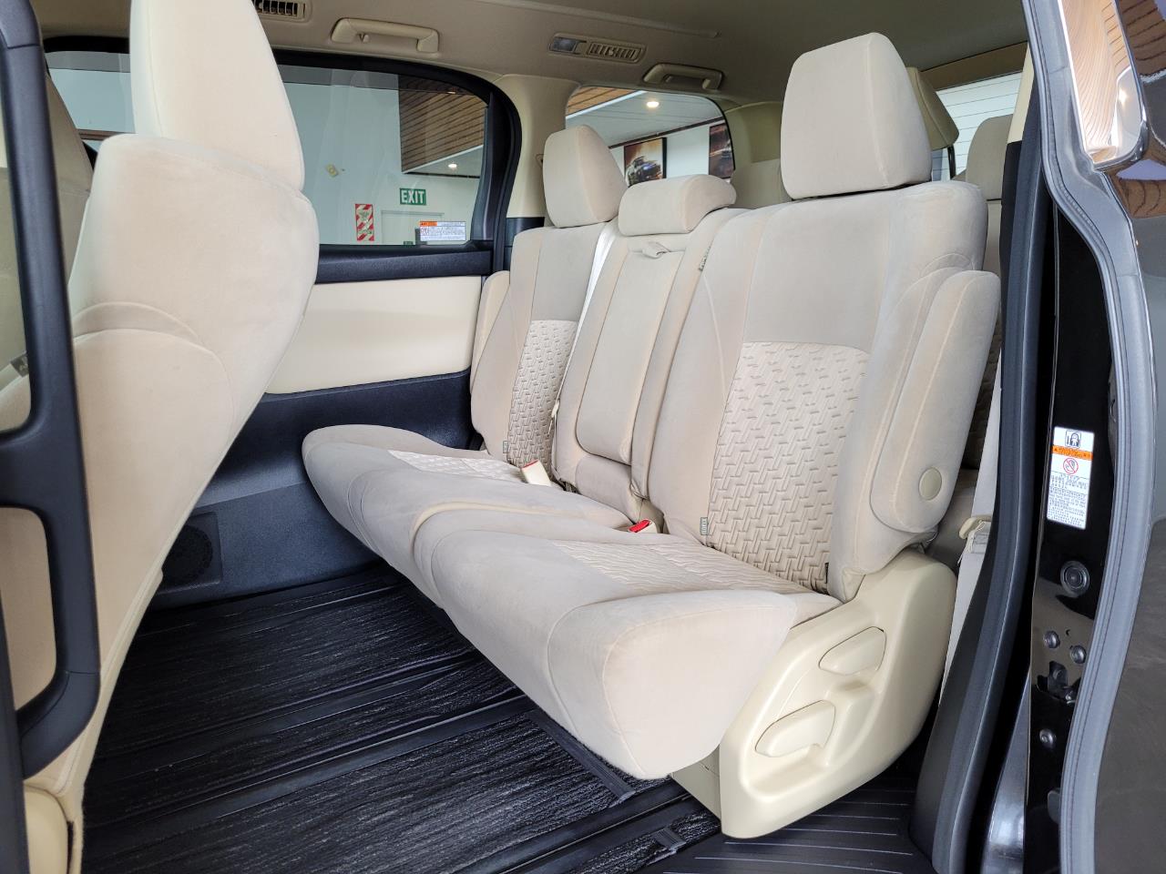 2015 Toyota Alphard