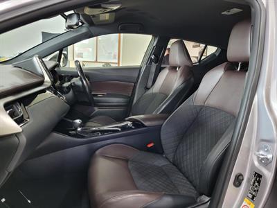 2017 Toyota C-HR - Thumbnail