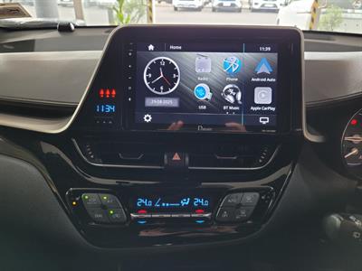 2017 Toyota C-HR - Thumbnail
