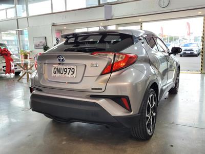 2017 Toyota C-HR - Thumbnail
